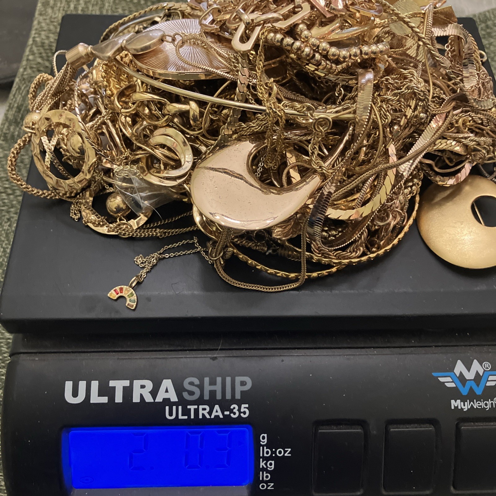 ⚜️ 2 LB Tangled Jewelry Treasure Lot ⚜️ Gold Tone Chains | Unsearched