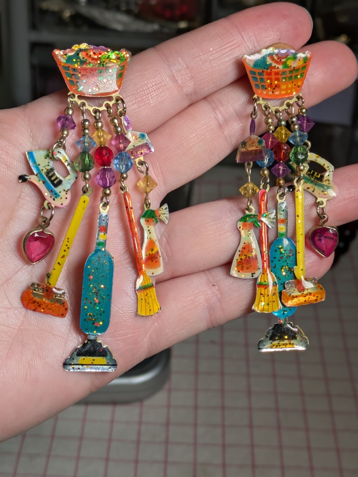 Vtg 80s (2) Watta KCFA Laundry Christmas Santa Earrings Lunch At The Ritz -like
