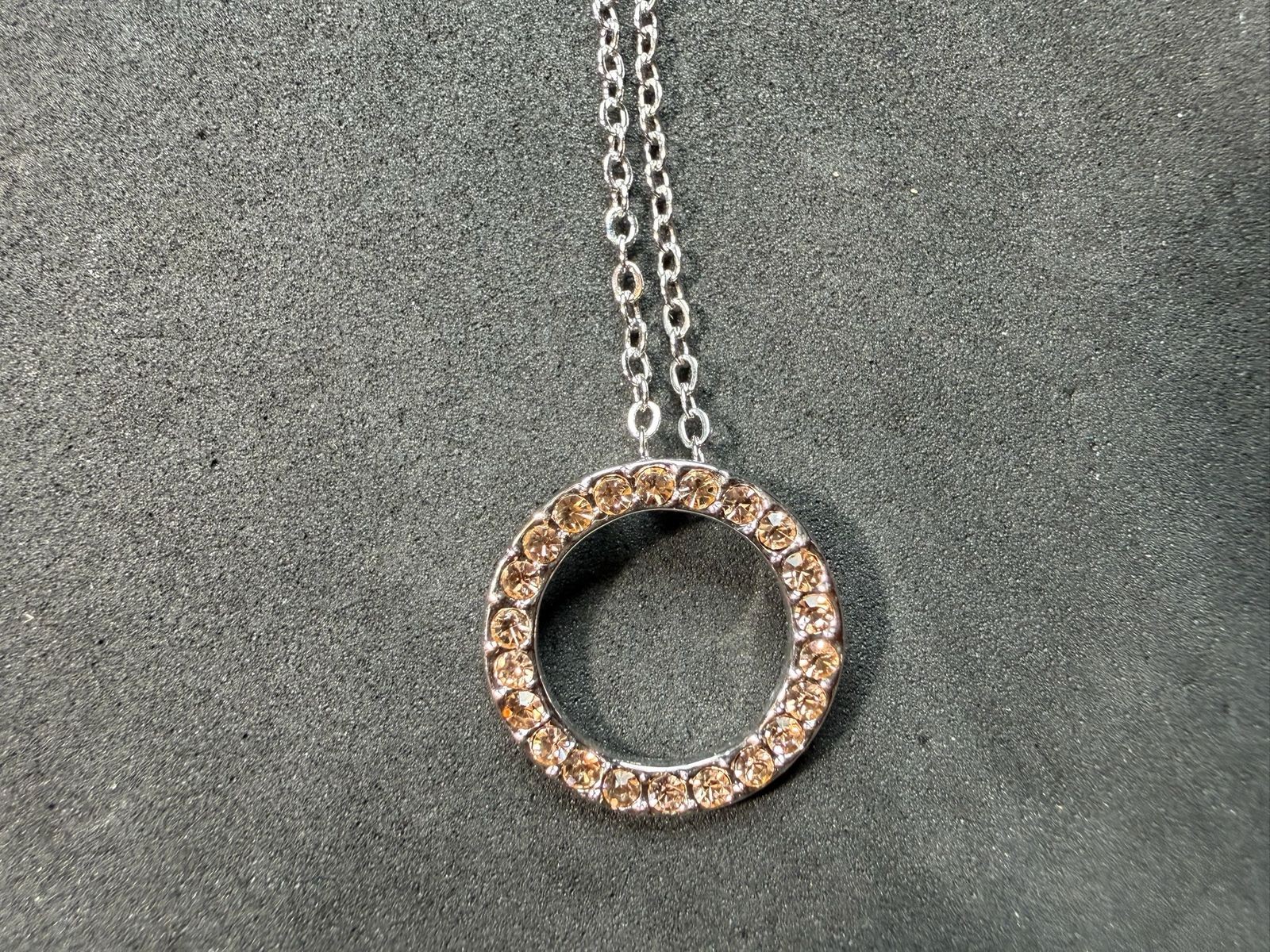 4.84g Vintage Sterling Silver 925 Circle Pendant Necklace Sparkling 18 in M