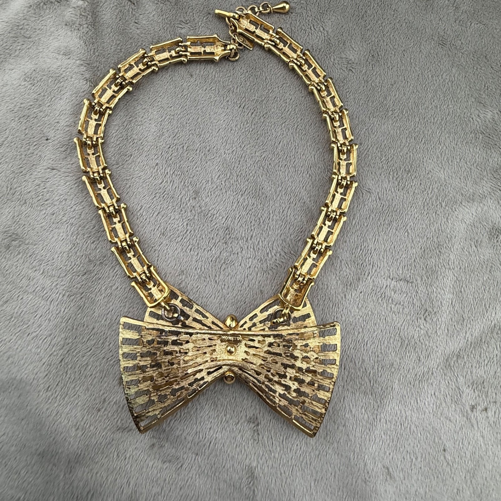Vintage Monet Necklace Gold Tone Bow 16”