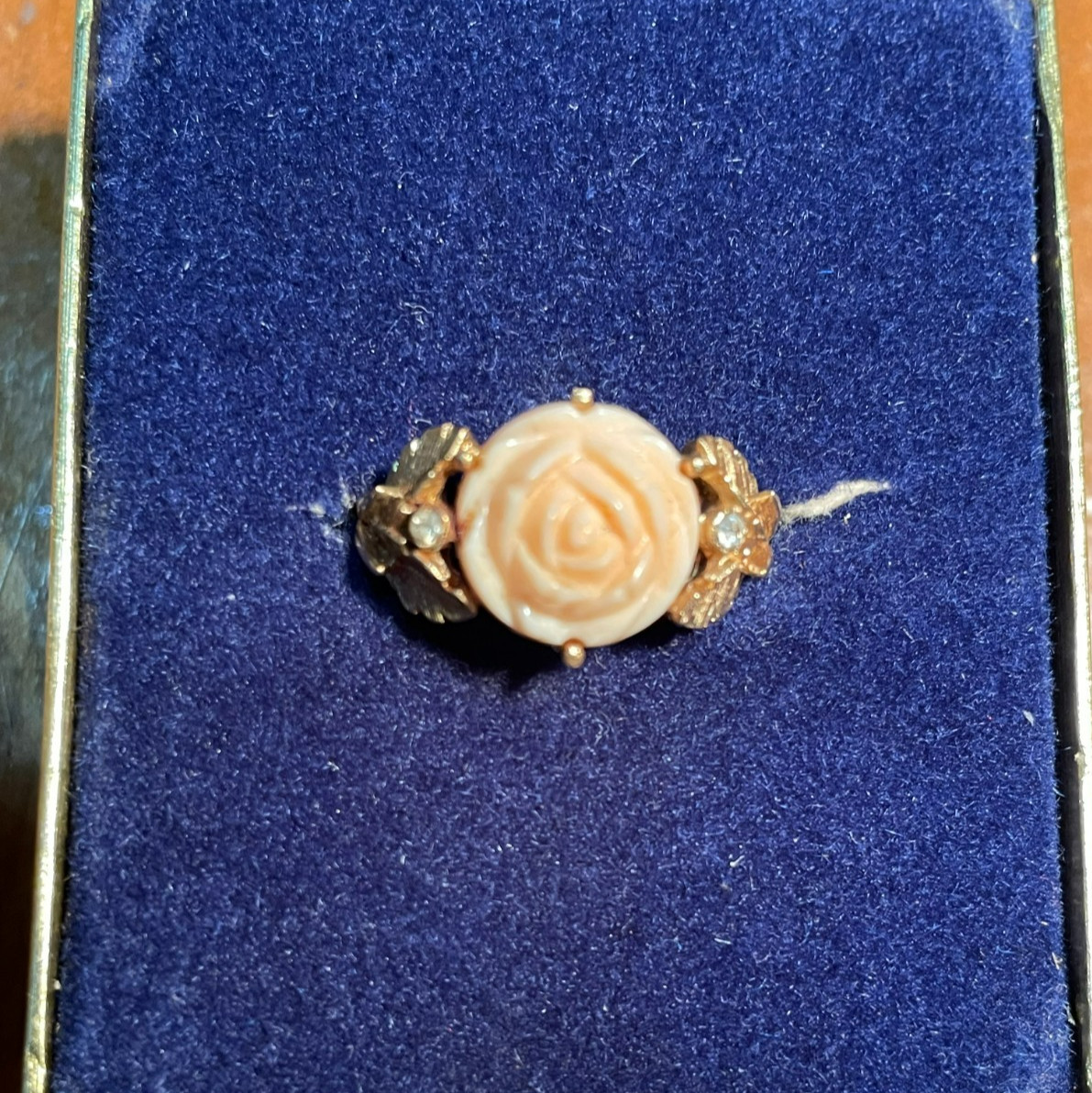 VINTAGE 1973 AVON “SERENA ROSE” REVERSIBLE MIRROR NECKLACE and RING Set