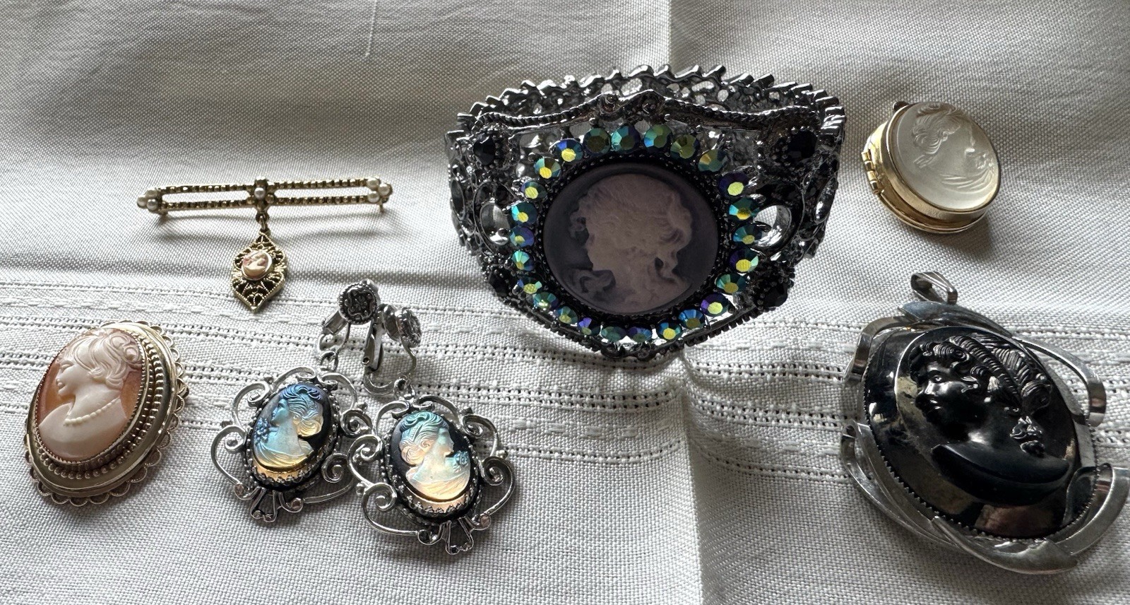 6 Vintage Cameo Jewelry Cuff Bracelet Pendant Clip Earrings Brooch Locket