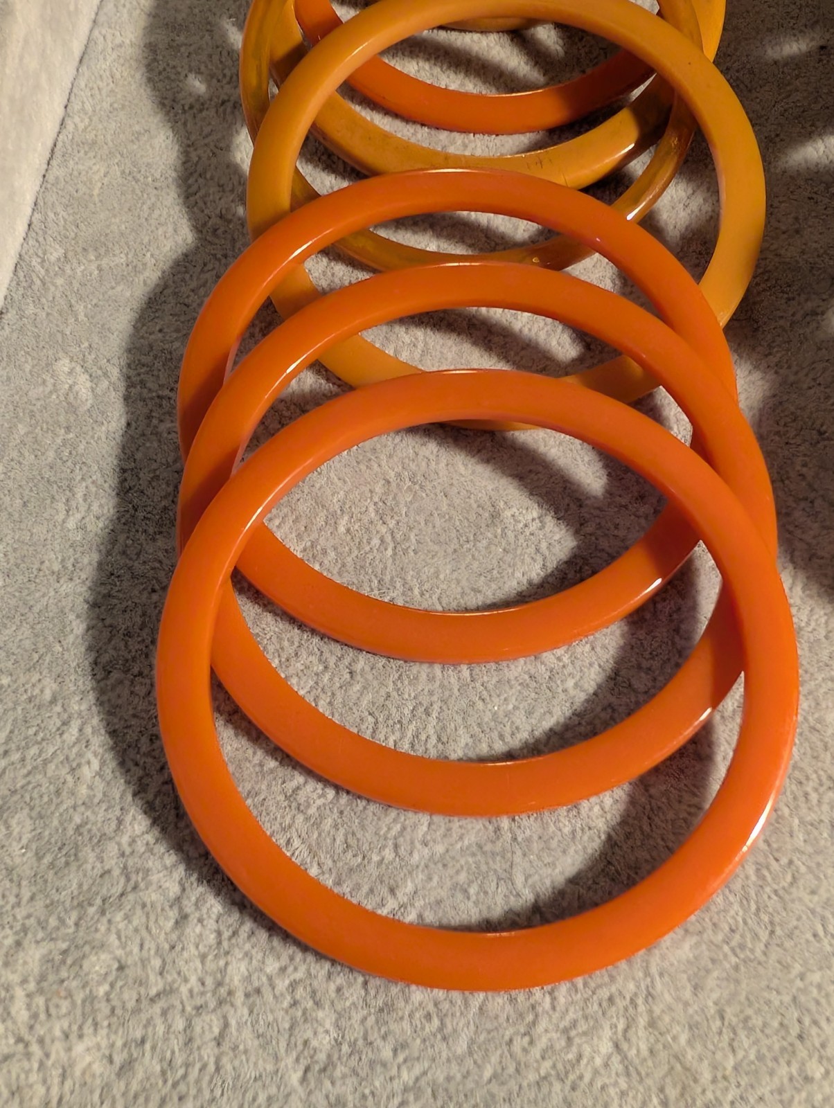20 Vintage Bakelite Orange Bracelets! Carved – End Of The Day – Awesome Lot!