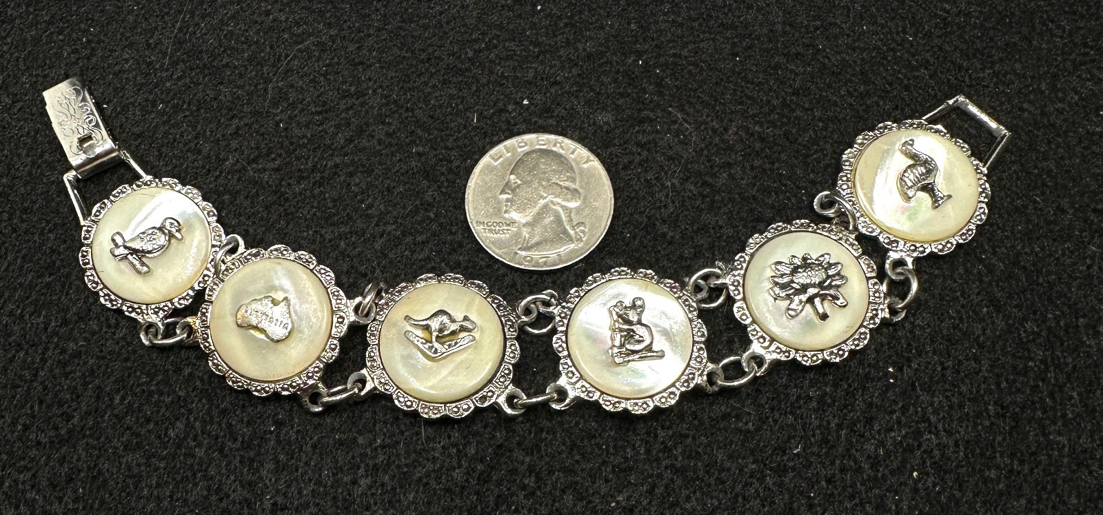 HTF Vtg Australia Souvenir MOP SILVER TONE BRACELET Kangaroo, Koala, Kookaburra