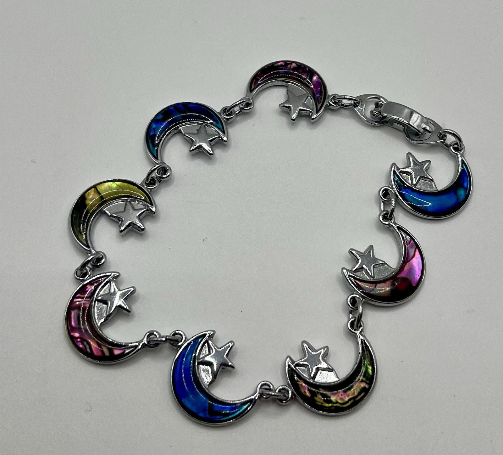 Celestial Moon Star⭐️Rainbow Dyed Abalone Charm Vintage Bracelet 7 Inch EUC
