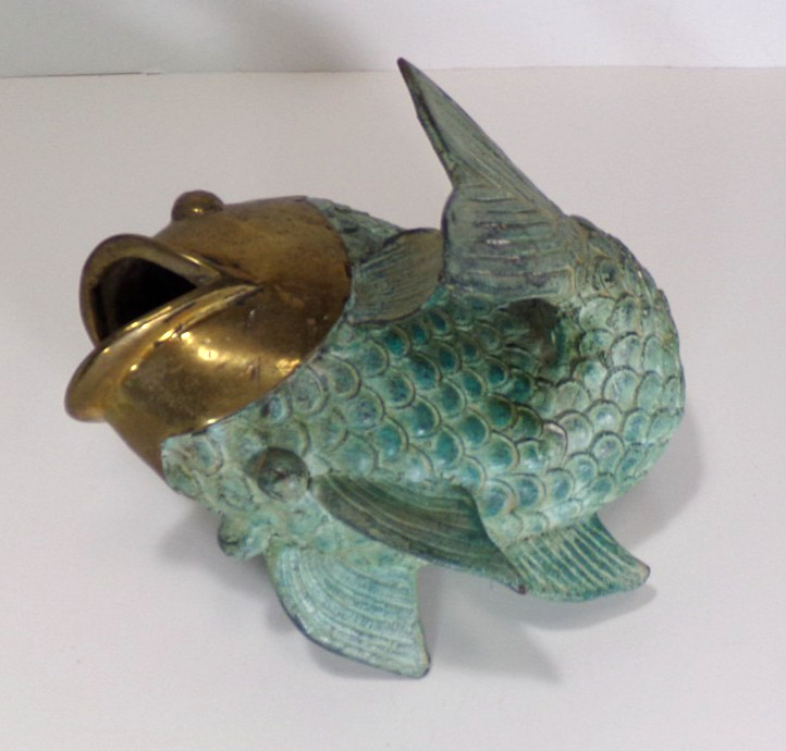 GREEN & BRASS METAL FISH STATUE 2 LB 4 OZ lngh 5″ hgtt 5″ thik 4.5p” $48