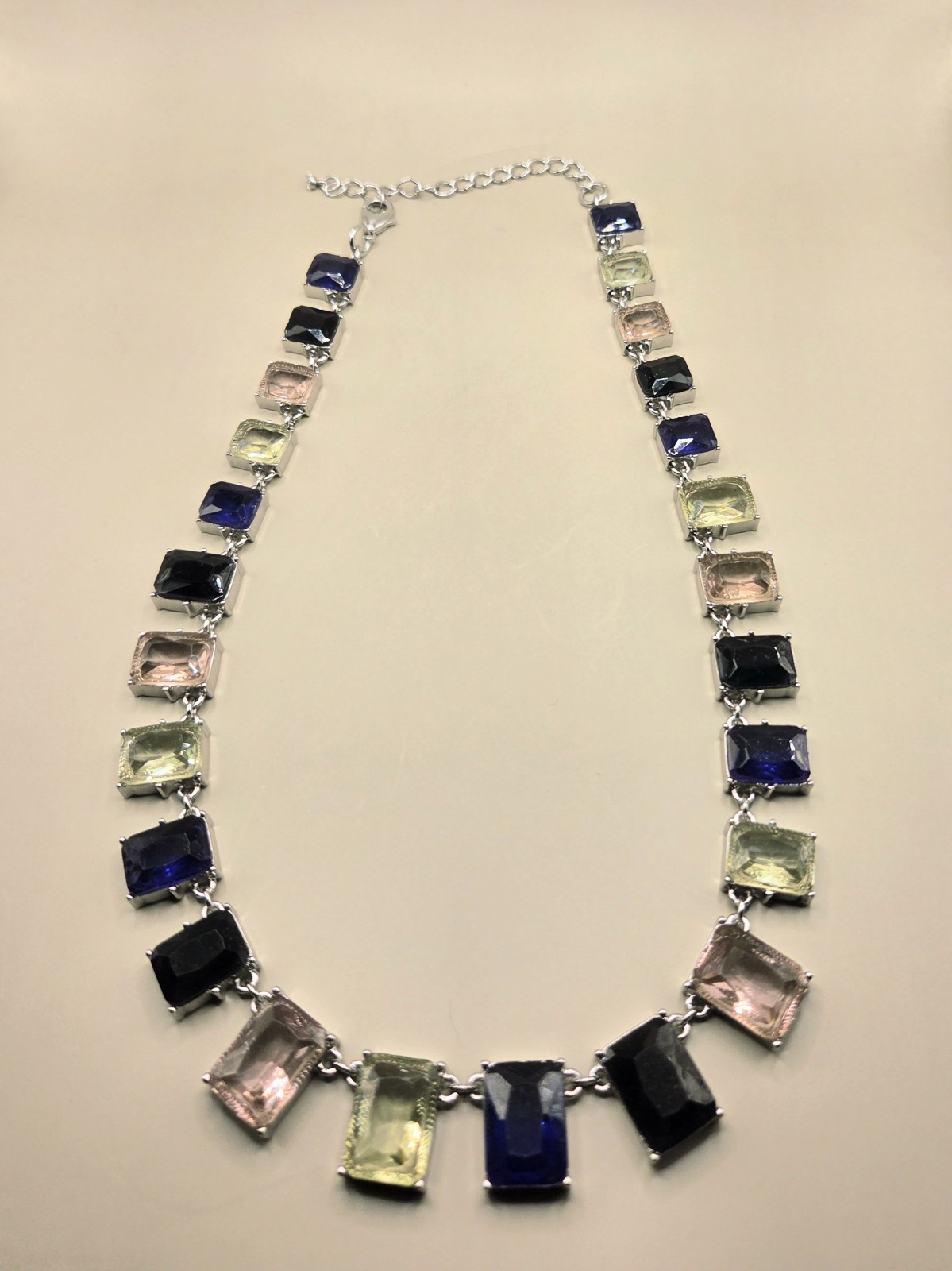 Art Deco Style Choker Necklace 20″ Faceted Chunky Multi Glass Statement 0330