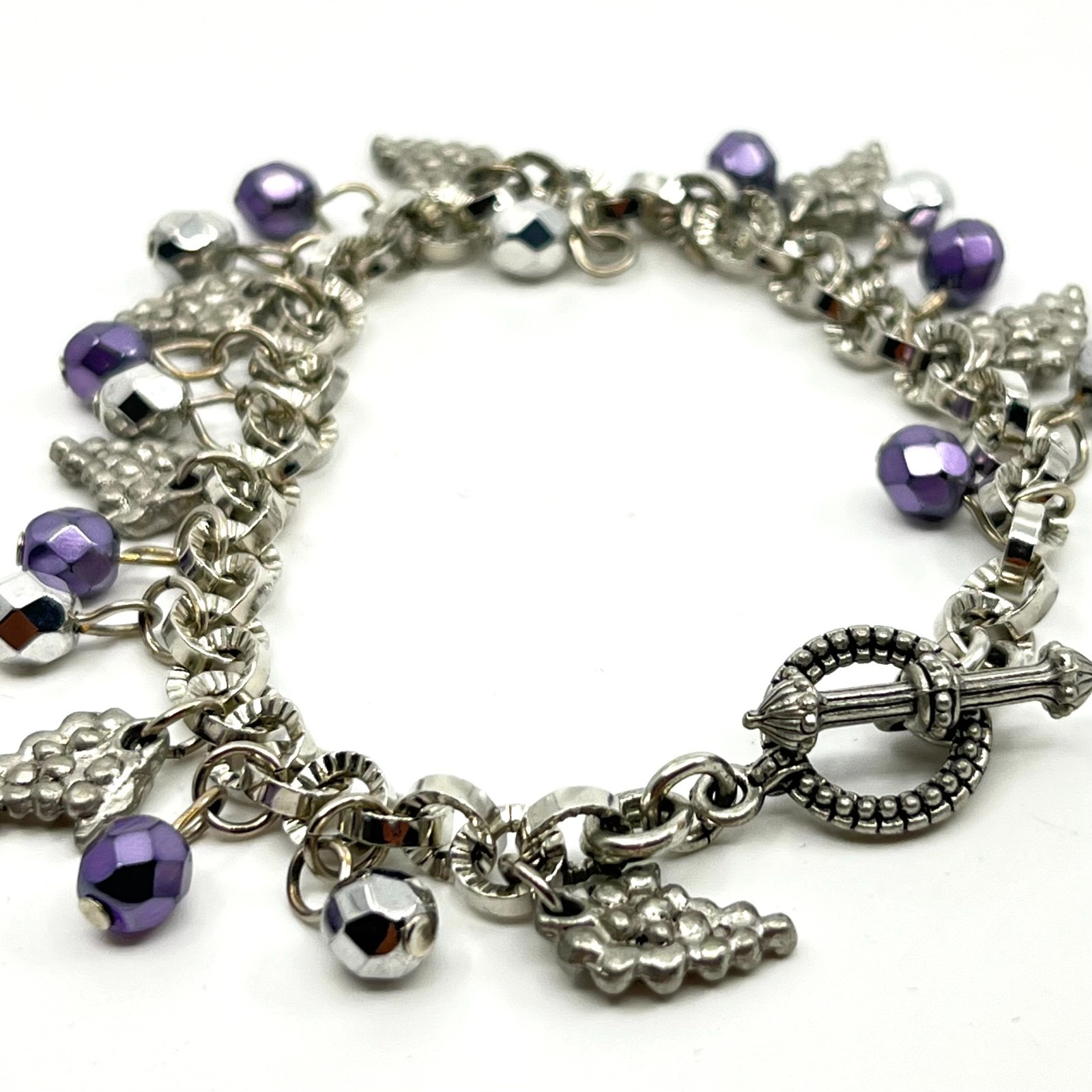 Vintage Silver Tone Purple Grape Cluster Charm Bracelet Toggle Boho Y2K 7.25″
