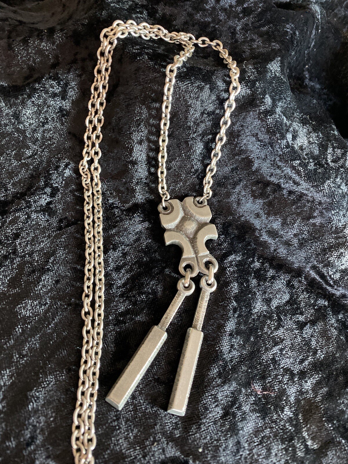 Vtg Rare EH 47 Pewter Collector Necklace W Pendant 26 In Chain 4 In Pendant