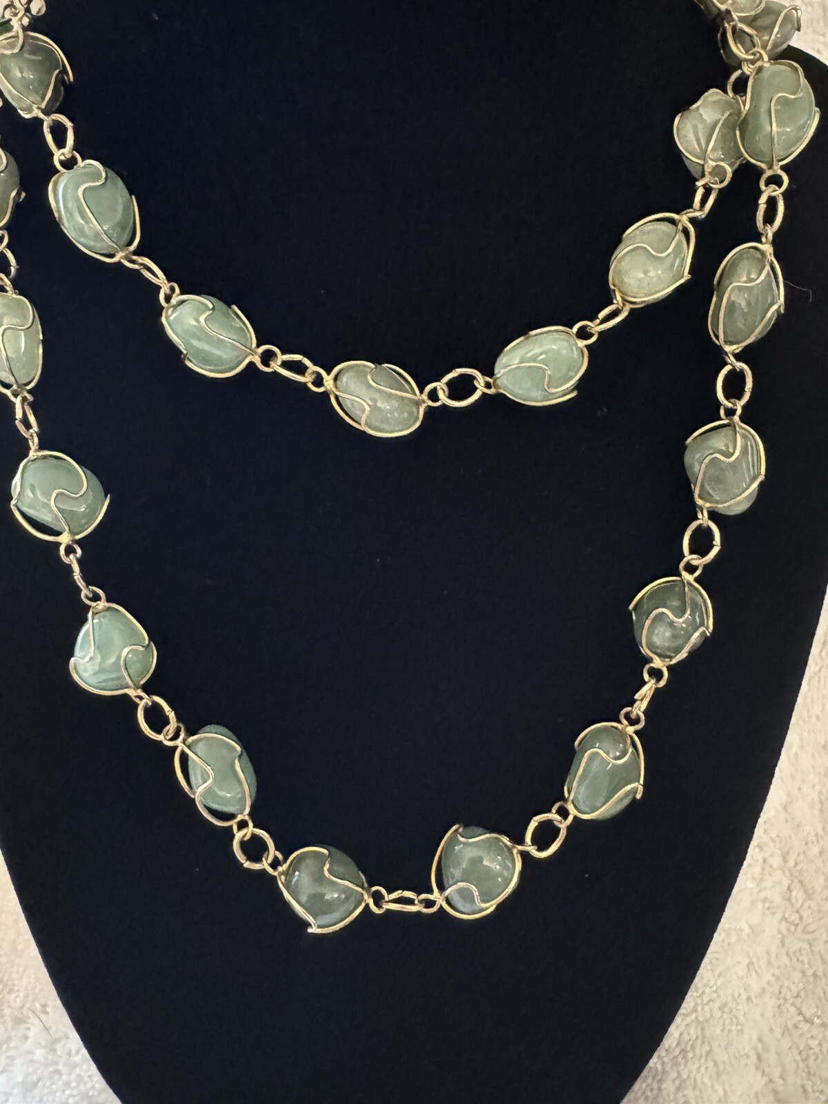 Serpentine Beads Necklace Jade Green Gold Tone Gorgeous Vintage