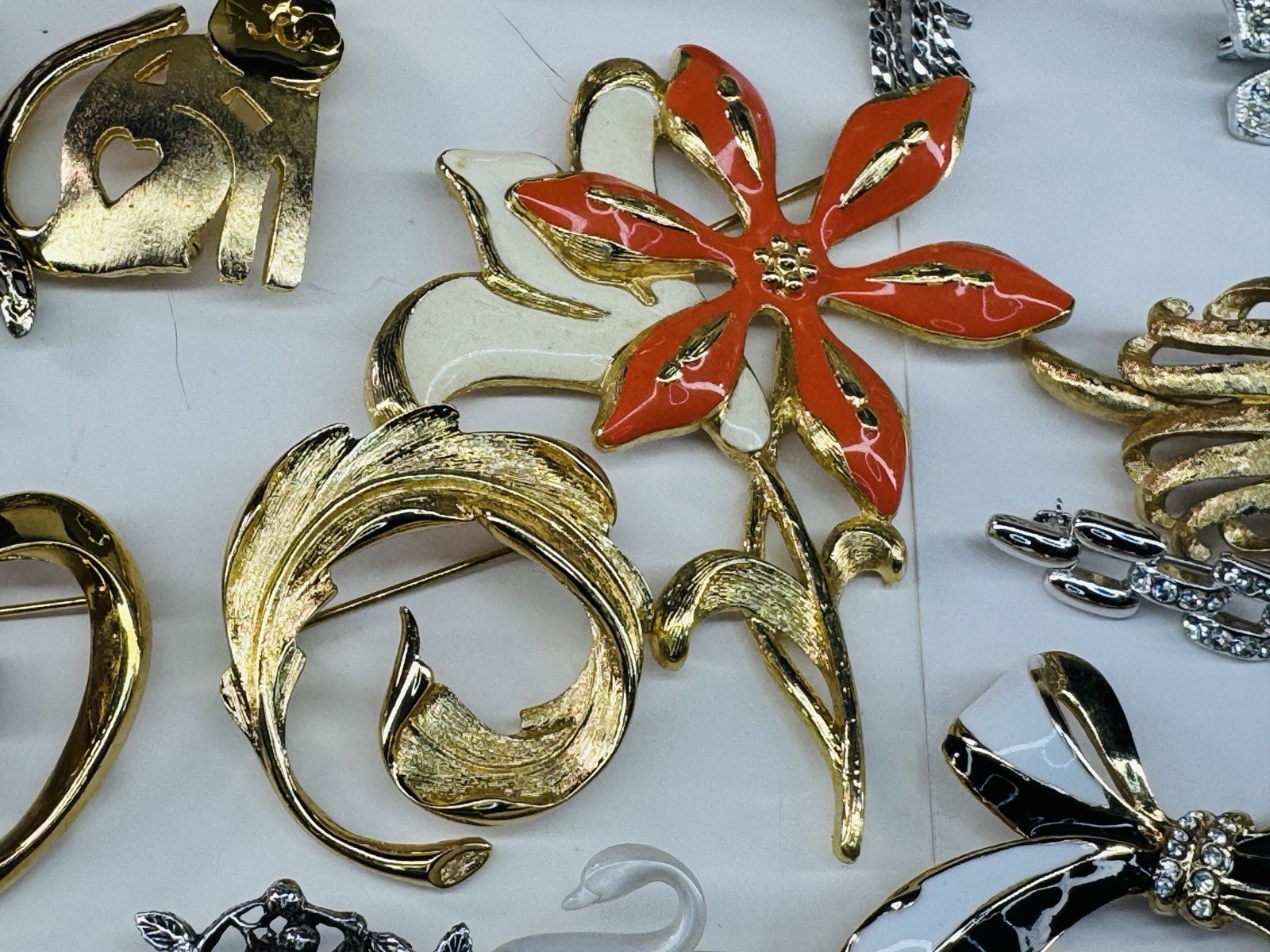 Antique Vintage Jewelry Large Lot Signed Weiss Lisner Coro Avon Trifari Kramer