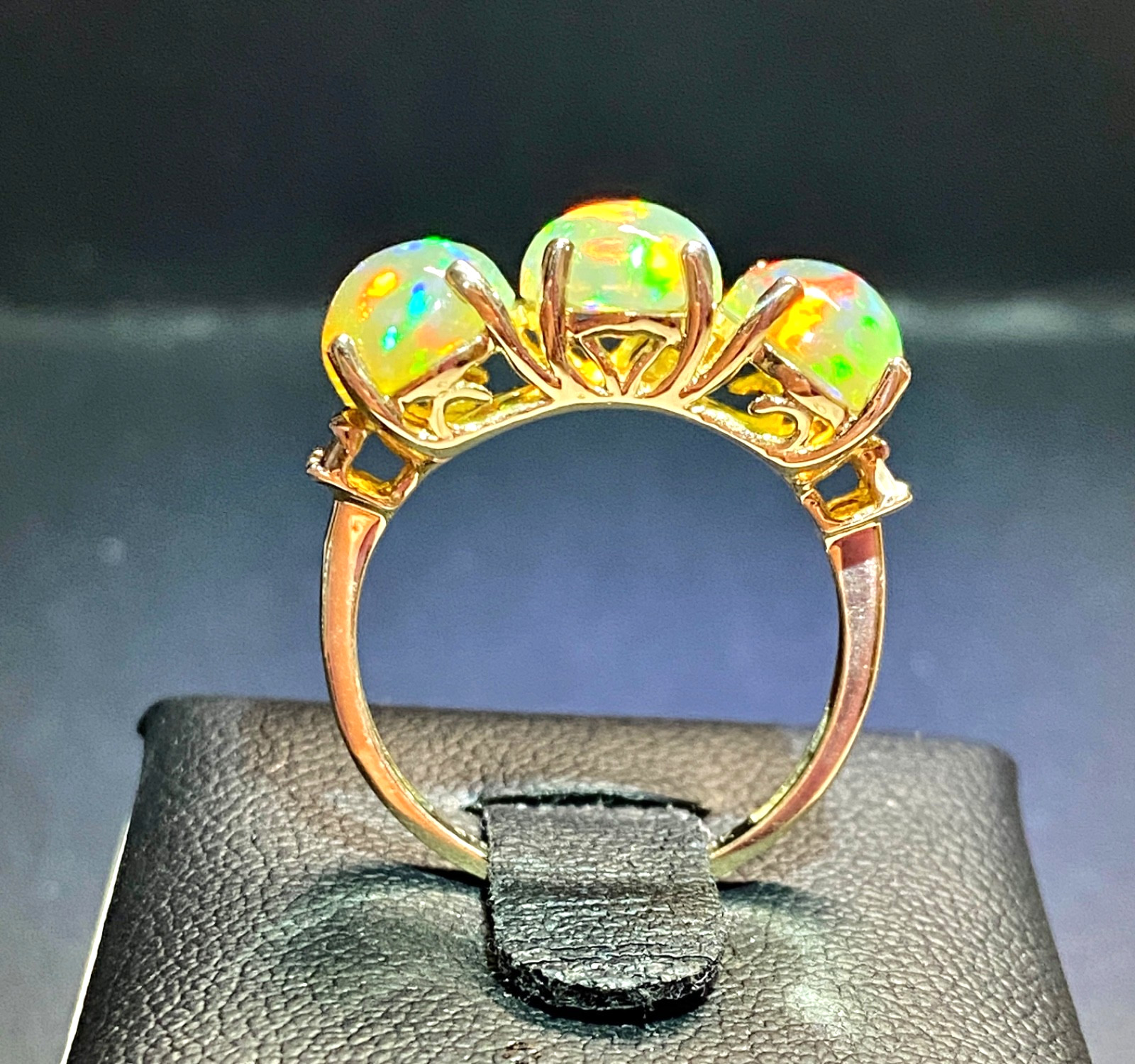 Dazzling 14kt Yellow Gold Ethiopian Opal and Diamond Ring Size 7 1/4 7.25