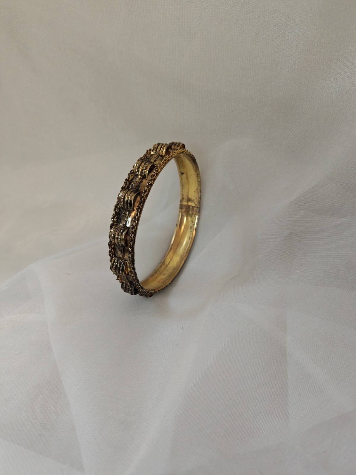 Vintage 1960s Brass Chain Motif Bangle Large