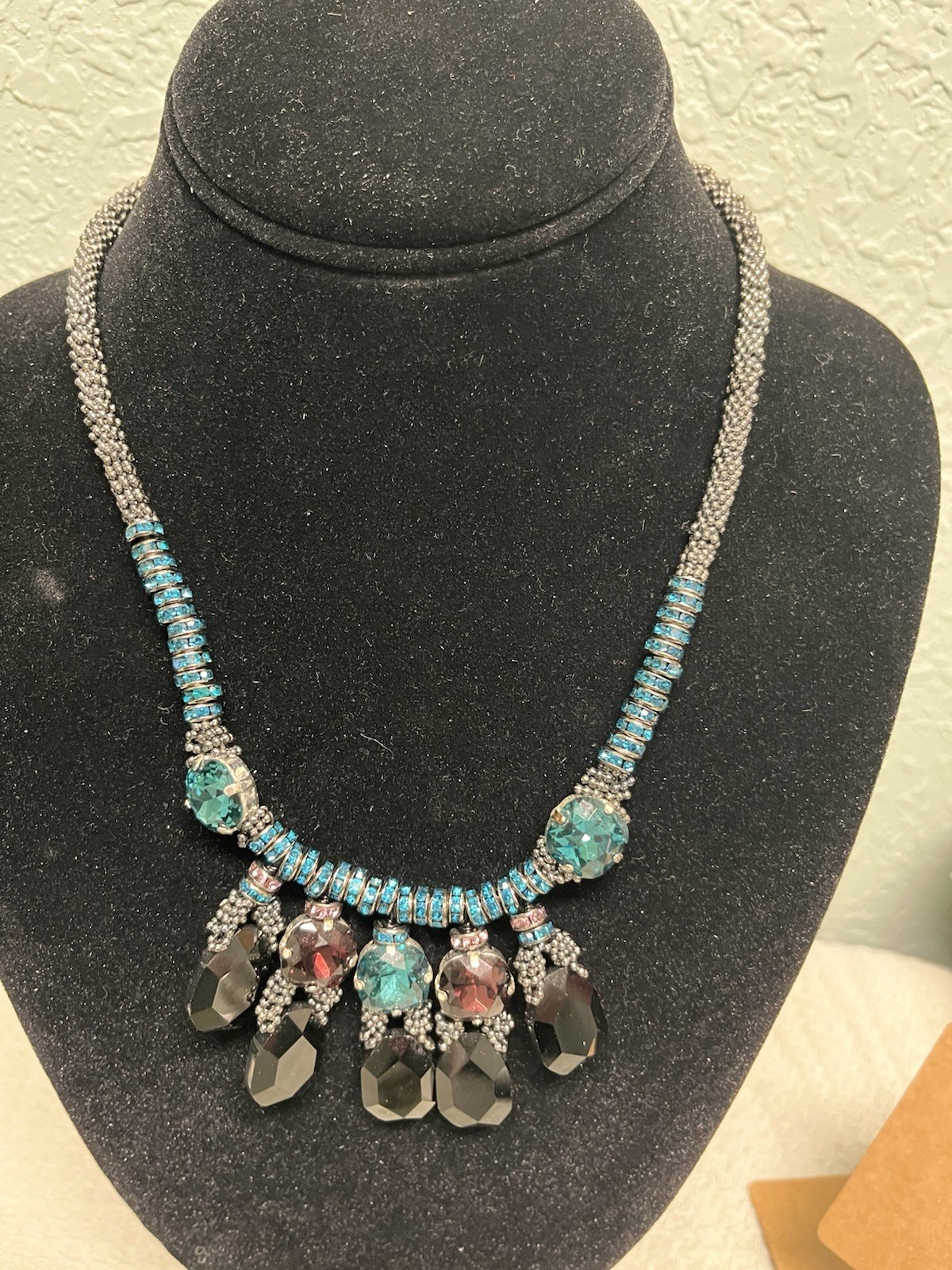 Vintage Multicolor Faceted Glass Statement Pendant Necklace 17″