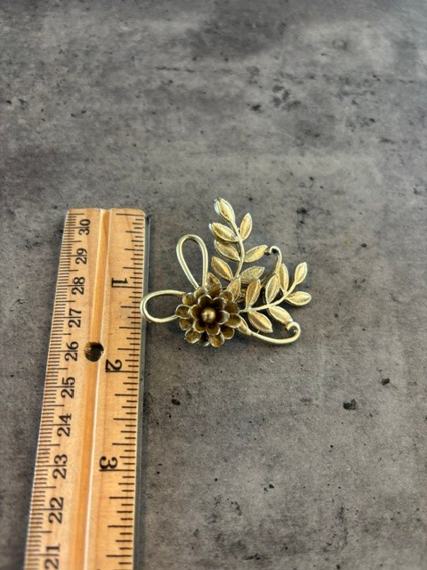 Vintage Gold Tone Flower with Leaves Brooch Pin