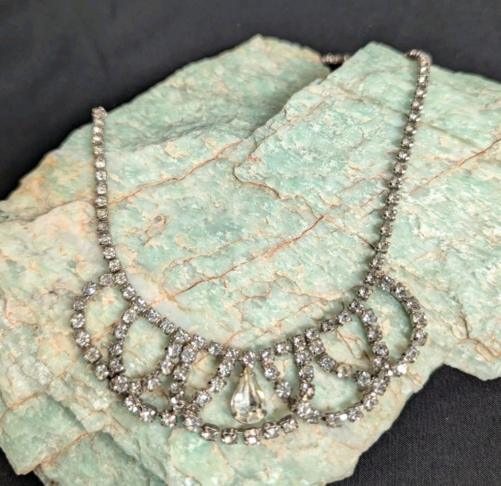 Women’s Vintage Silver Tone Rhinestone Mid Century 14″ Choker Swag Necklace