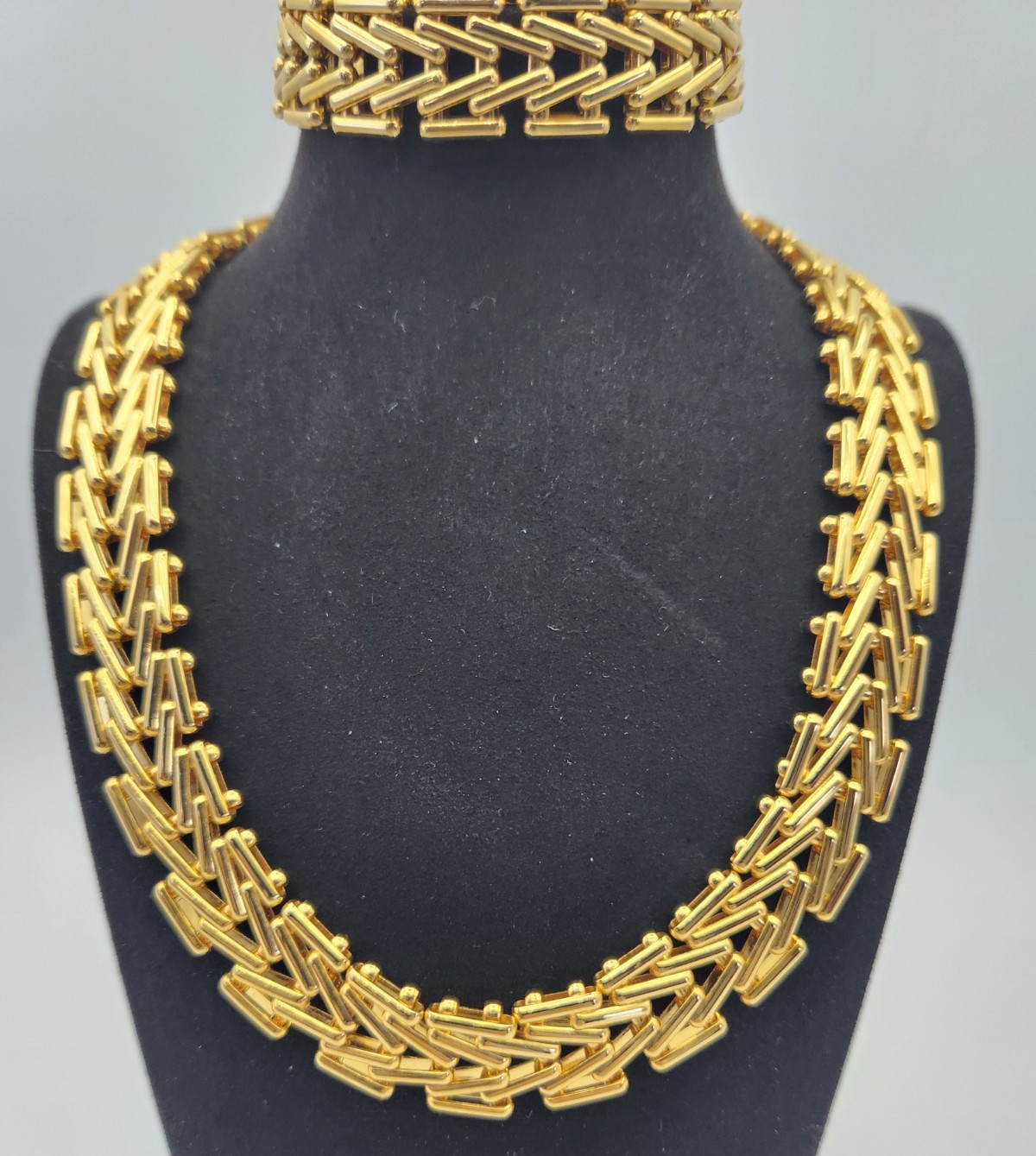 Modernist Classic Gold Tone Art parure set Necklace Bracelet Earrings Heavy 122G