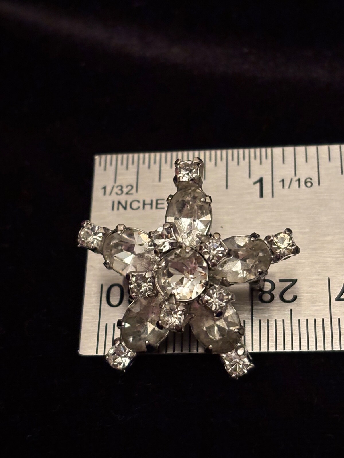 Vintage STAR Brooch Oval and Round Faceted Rhinestones Silver Tone Estate