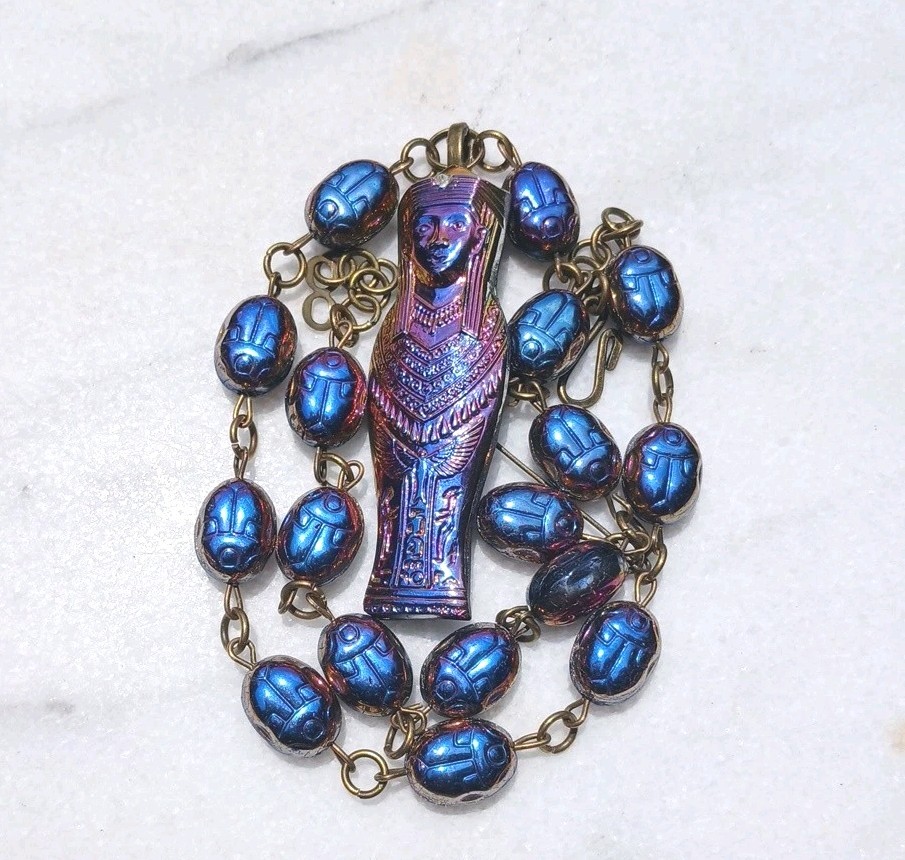 EGYPTIAN REVIVAL PHARAOH PENDANT PEACOCK BLACK SCARAB GLASS BEAD NECKLACE SET