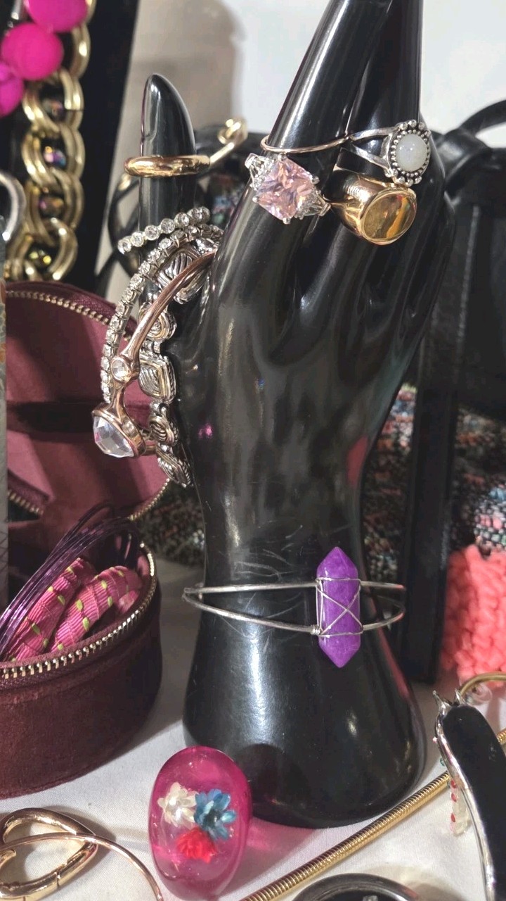 Grandma’s Estate; Jewelry, Trinkets, & Extra Fun Junk! Lot #89