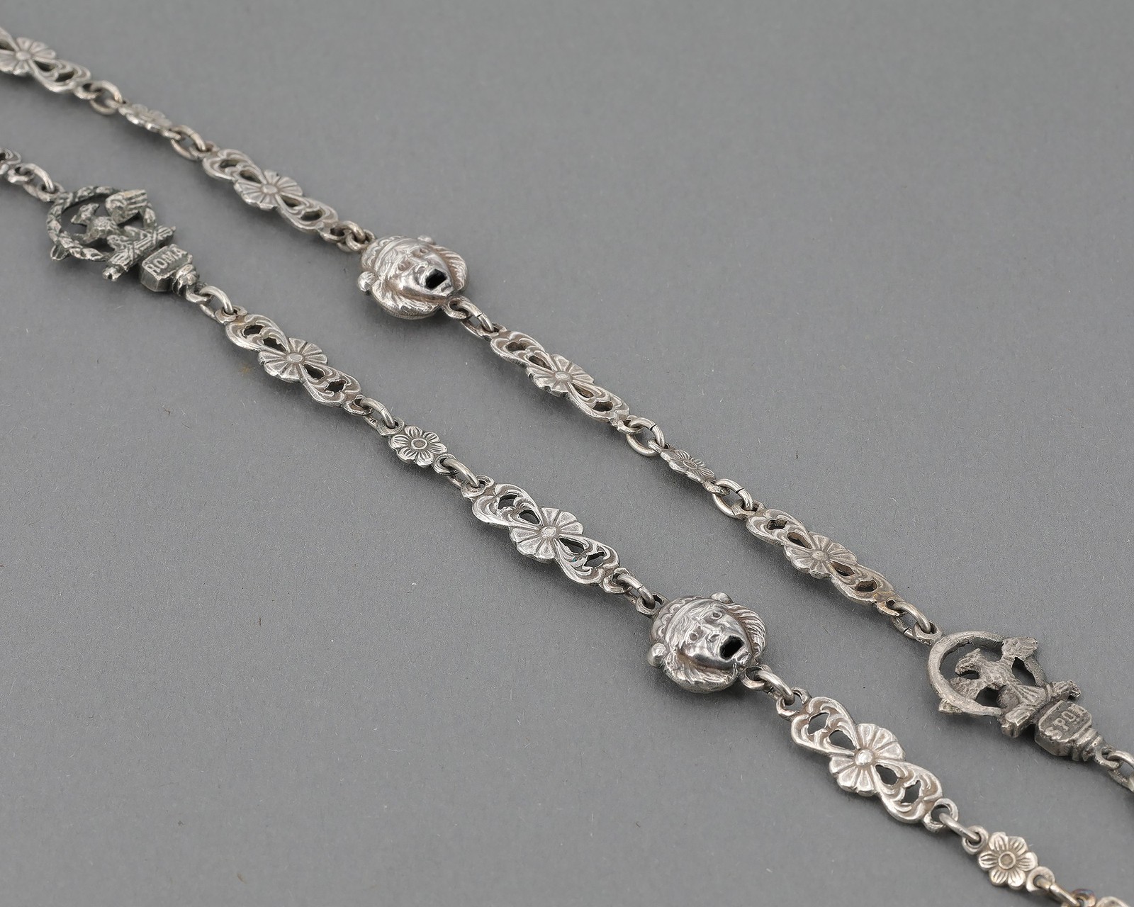 Antique Unsigned Peruzzi 800 Silver Roman Renaissance Revival 38″ Necklace