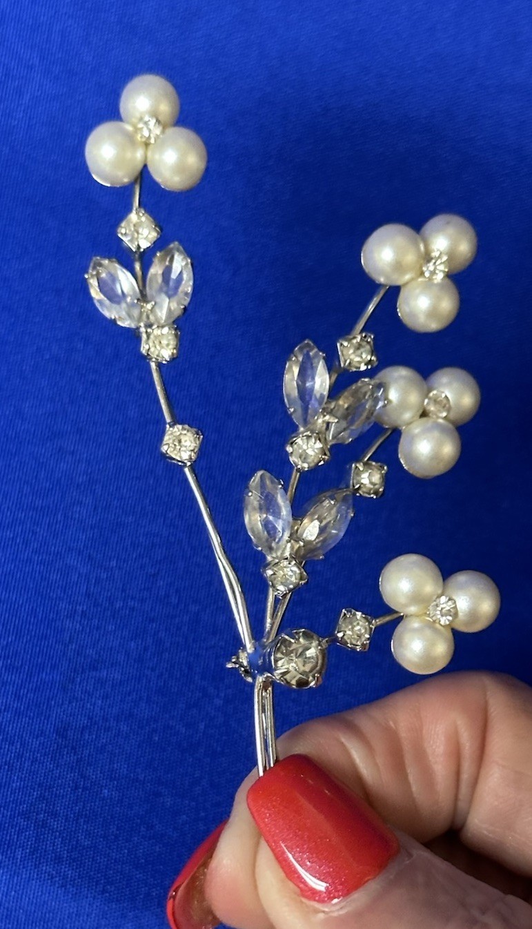 Floral Spray Silver-tone Stems Clear Rhinestones & Faux Pearl Flower Tips Brooch