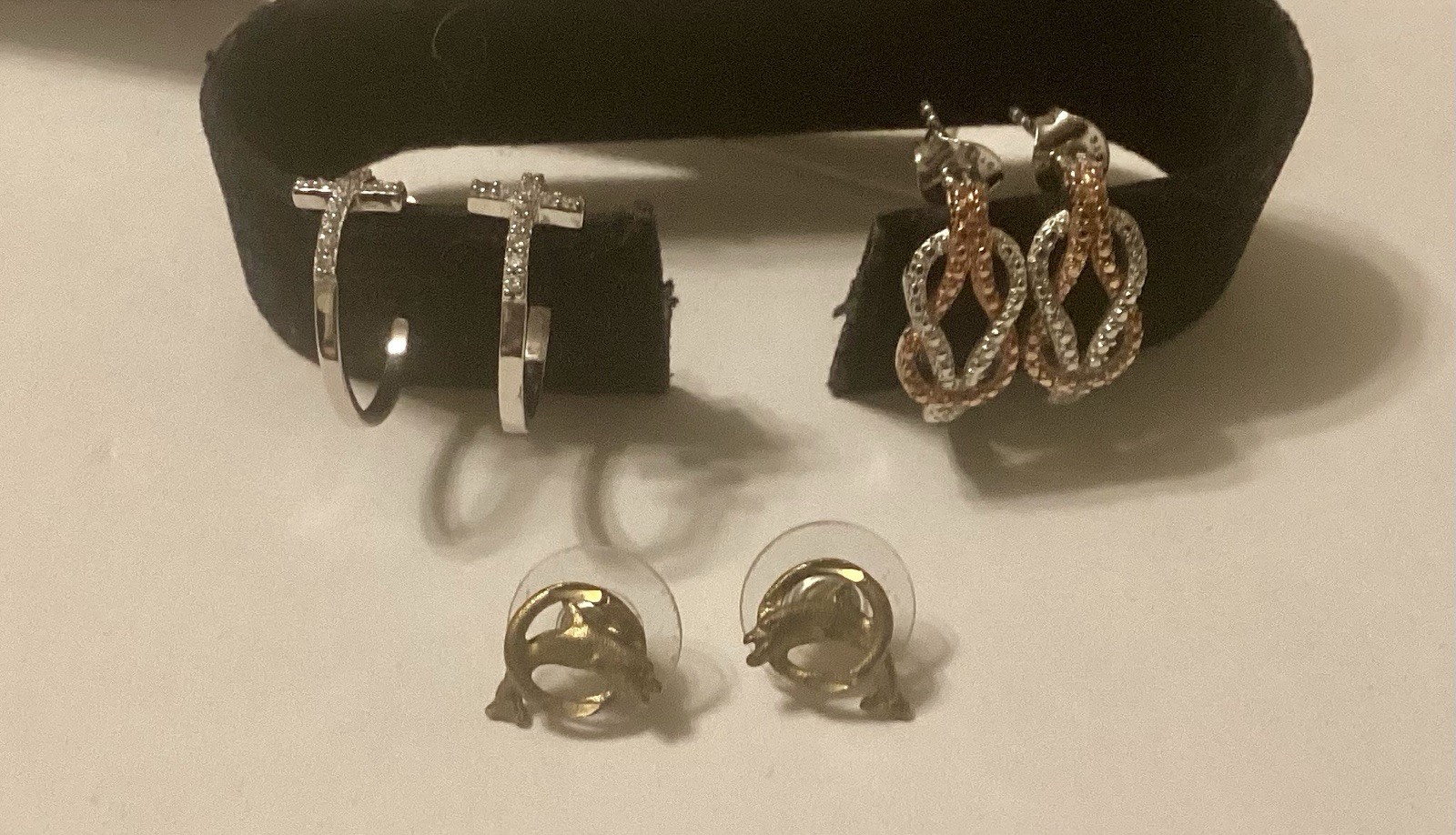 A Lot Of 3 Sets Of Vintage Post Style Earrings