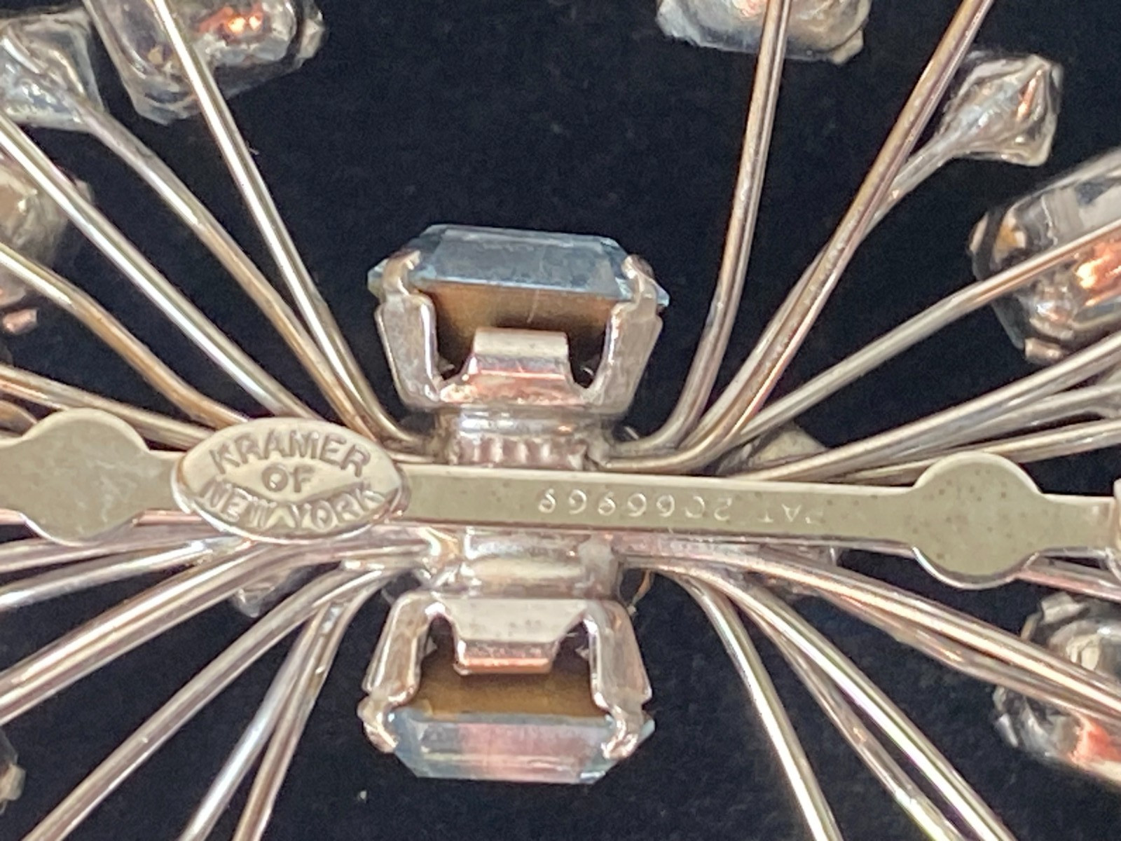 Vintage KRAMER OF NEW YORK Brooch 4″