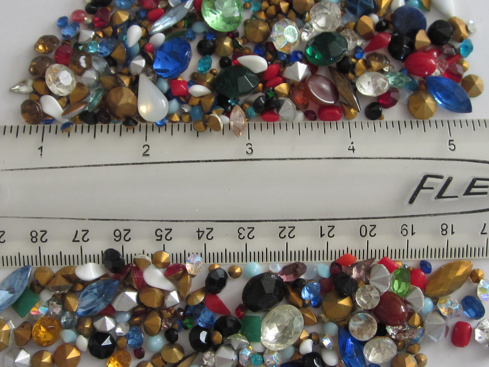 325 VINTAGE GLASS RHINESTONES & SOLID STONE LOT REPAIR JEWELRY LOOSE ASSORTMENT
