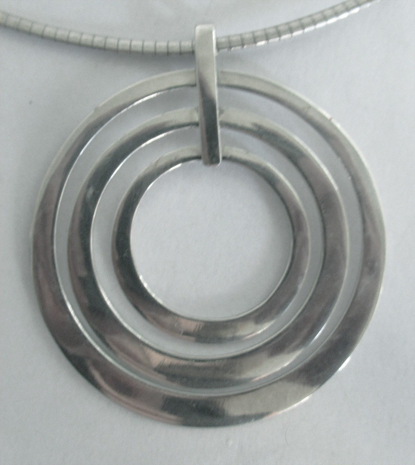 SET: MODERNIST STERLING PENDANT NECKLACE & EARRINGS 2.5 IN PEND, 1 5/8″ EARRGS