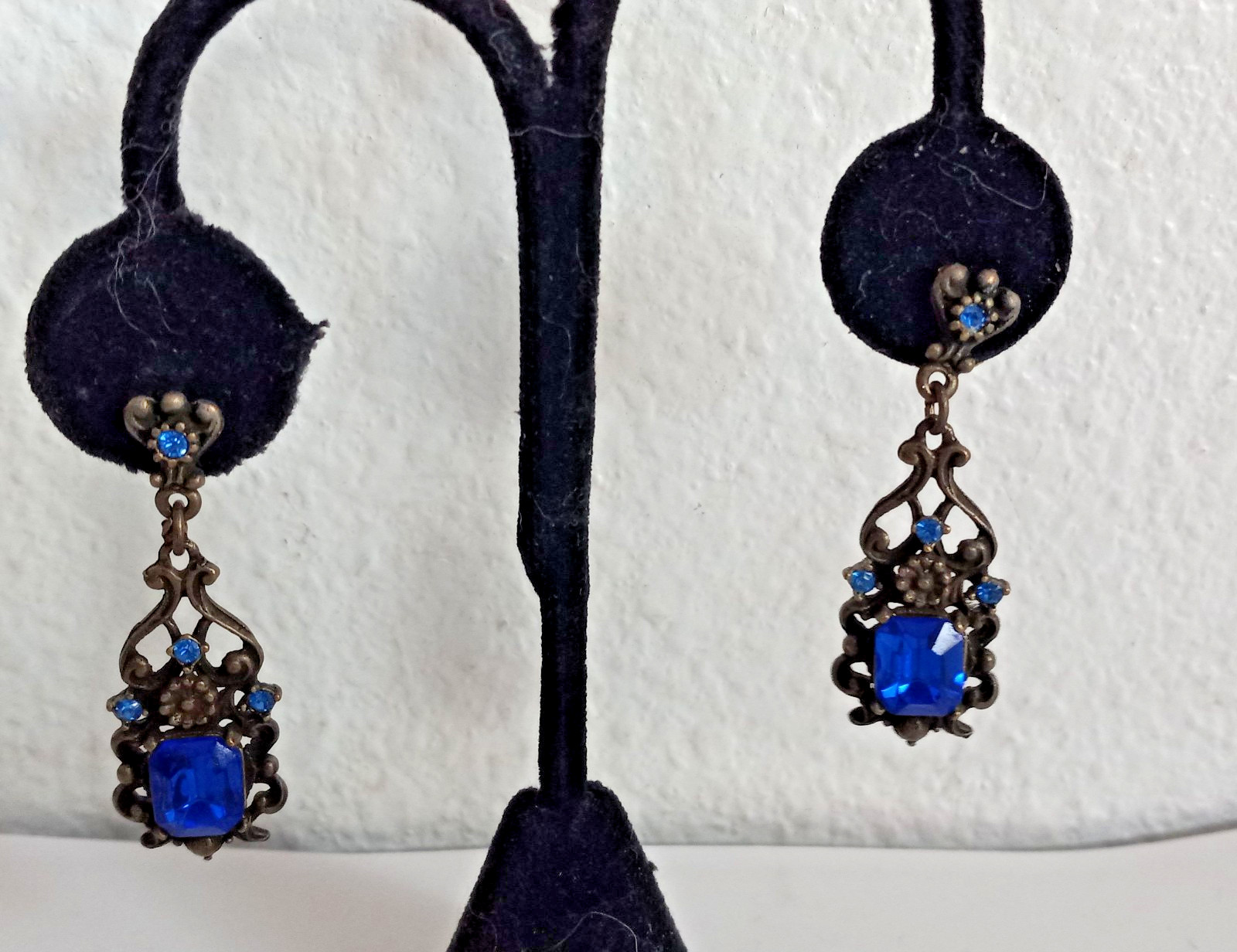 Signed Florenza Victorian style earrings royal blue Pierced Dangle 1.75”