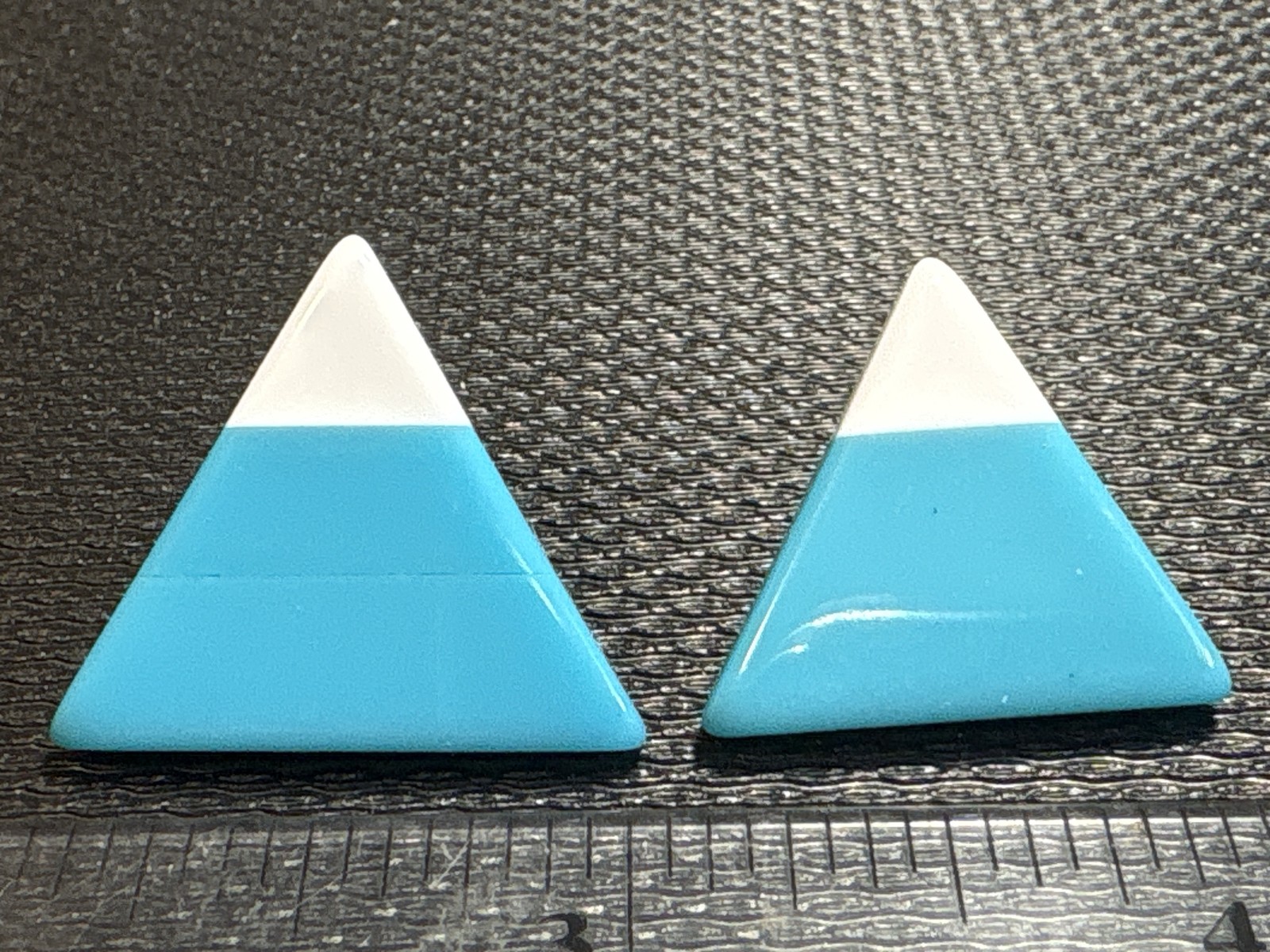 Vintage Geometric Triangle Stud Earrings N/A (Costume Jewelry) 1980s