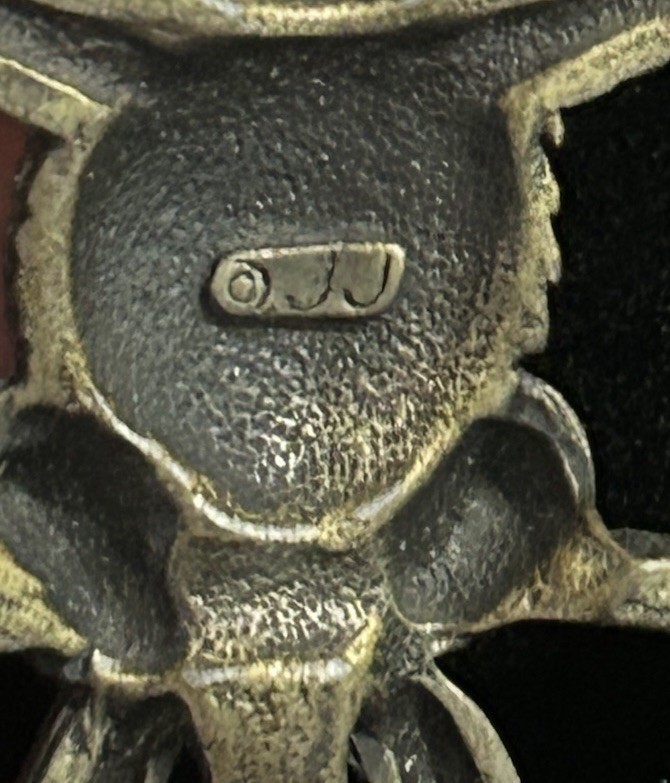 Vintage JJ Swinging Happy Cat Birds Brooch Pin Antique Brass Tone 3″ Long