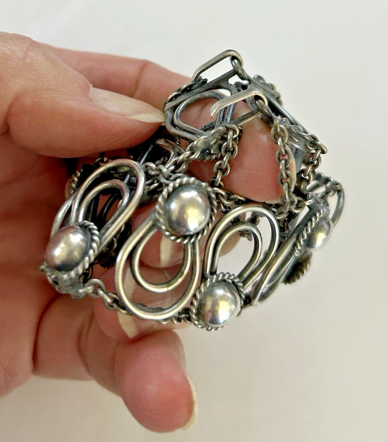 Vintage Mexican Silver Panel Bracelet – Domed Bead Design – 7.25″ – Mid century
