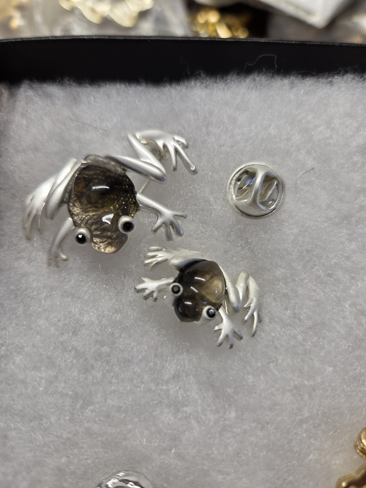 Vtg silver tone grayish resin Frog combo Pins