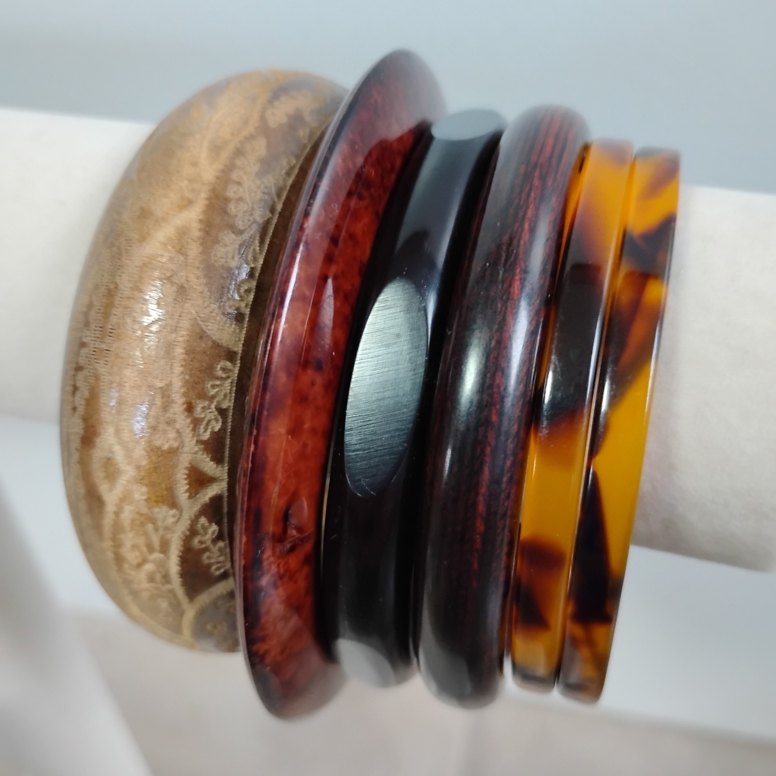 All Vintage Browns Bangle Bracelet Lot Wood Plastic Sz 7.5-8 Saucer Carved