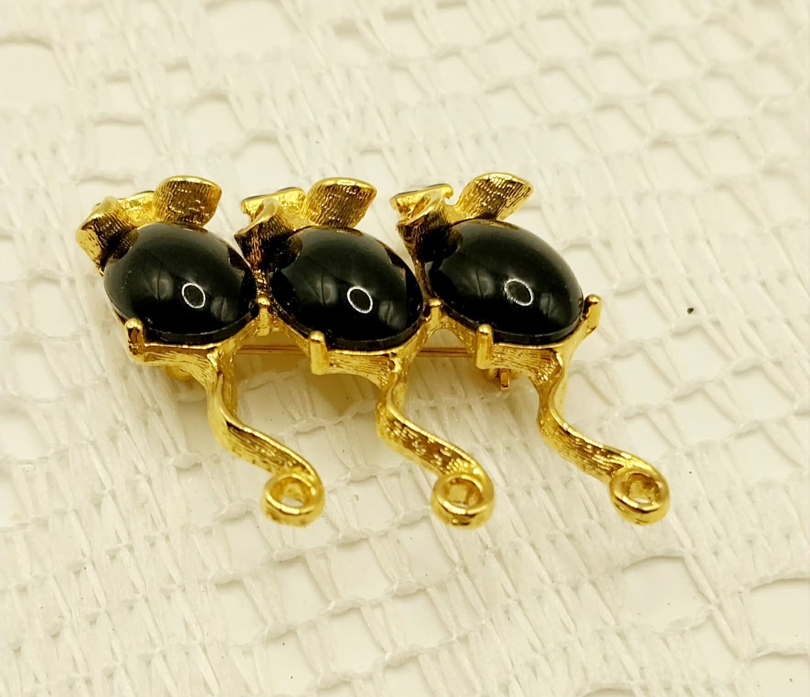 Vintage Joan Rivers “Three Blind Mice” Mouse Figure Gold Tone Black Pin Brooch