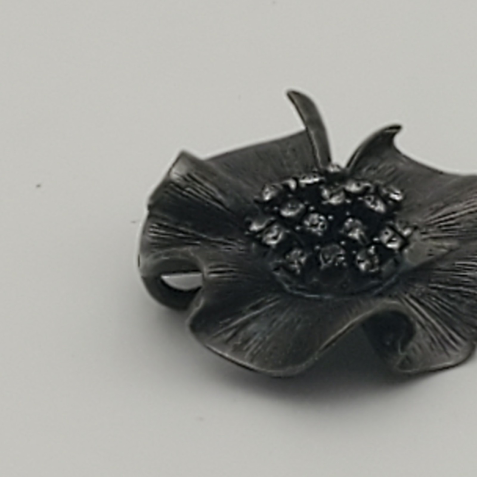 Dark Grey Metal Flower Brooch/Pendant