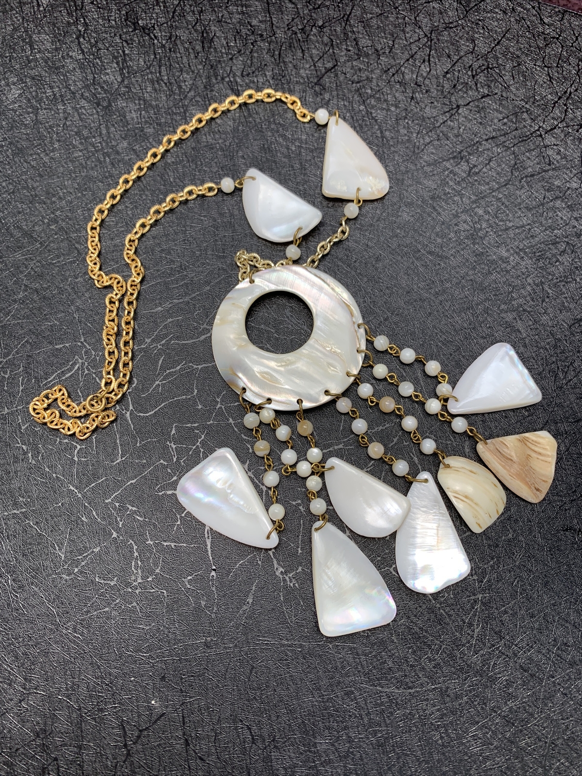 Vintage Unusual MOP Lathe Shell Beads Dangle Pendant Necklace 30”