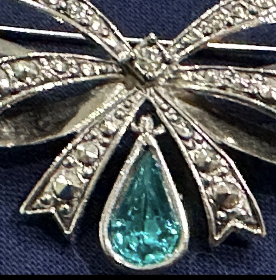 Vintage Avon December Birthstone Bow Brooch Teal Blue Zircon Rhinestone Pin