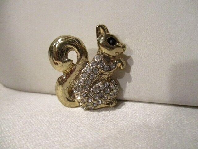 KIM ROGERS Goldtone Squirrel w/Clear Rhinestone Body & Black Eye 3/4″w x 1 1/8″L