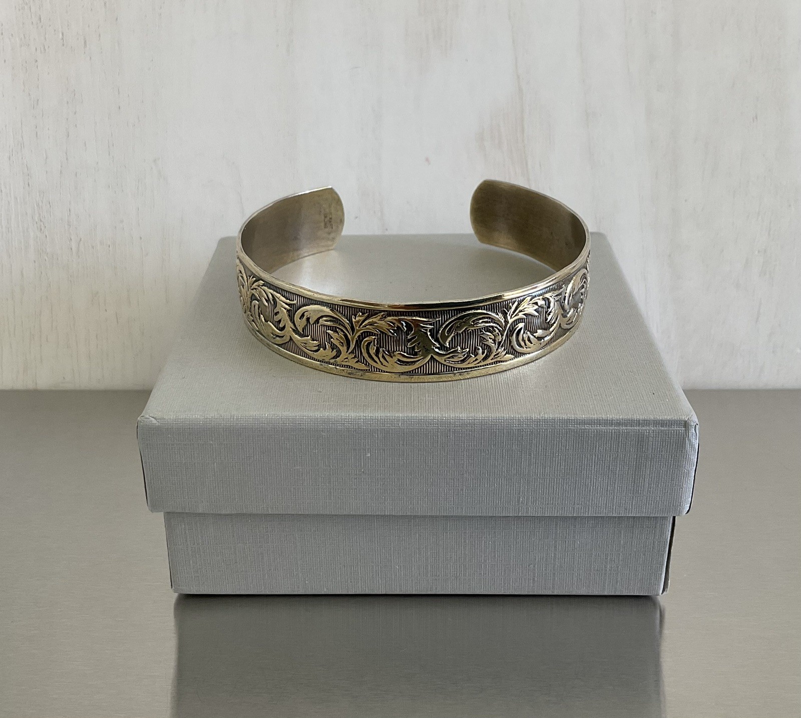 Vintage DANECRAFT Vermeil Sterling Cuff Bracelet Raised Leaf Vine Pattern 6.5″