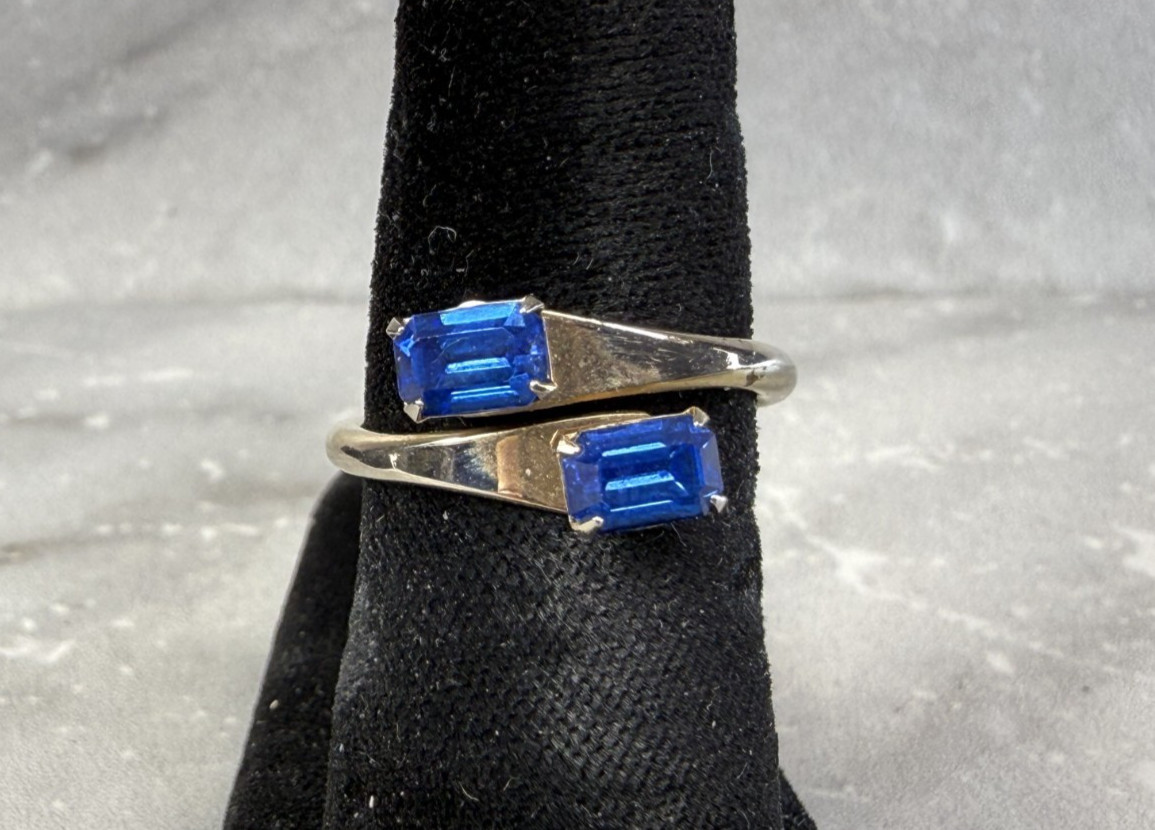 Vintage Gold Tone Blue Rhinestone Ring Size 5.5
