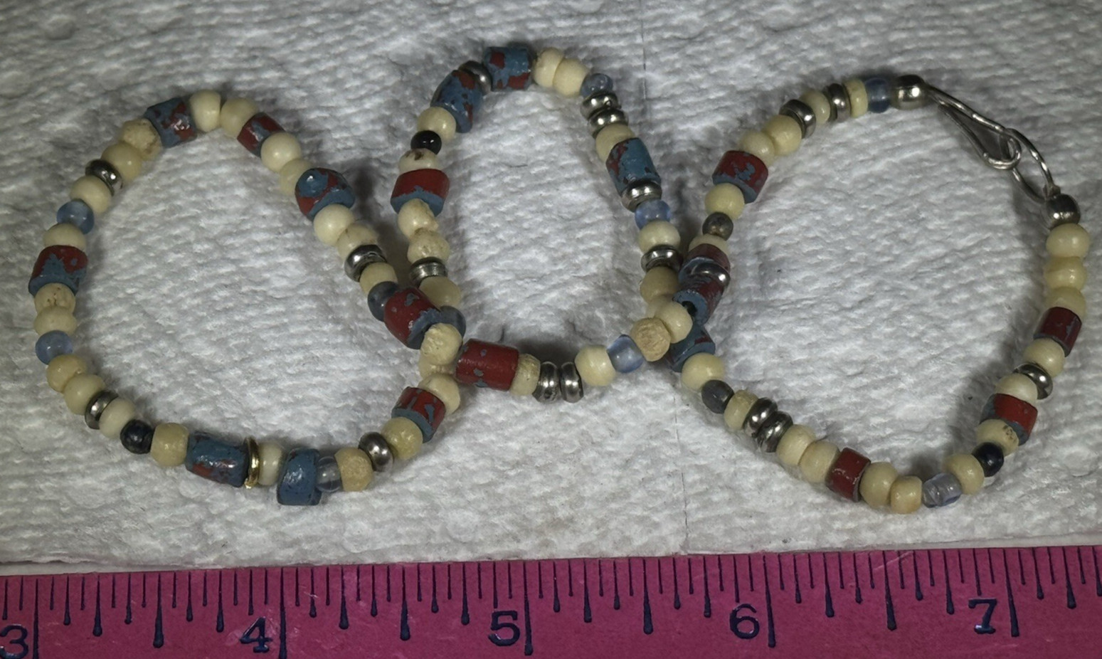 COLORFUL MIXED MATERIALS BEADED NECKLACE 16″ LONG TURQUOISE? PLASTIC METAL GLASS