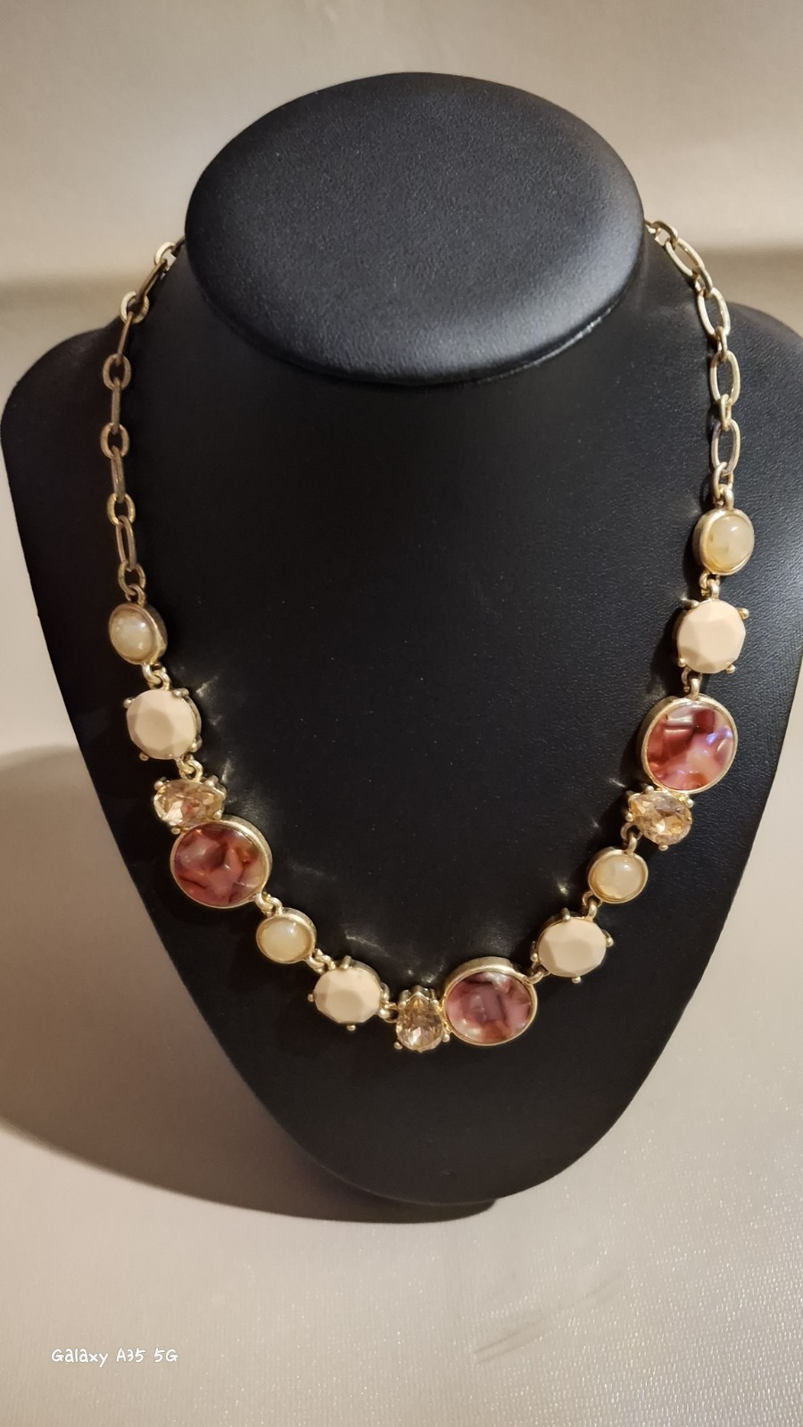 GUC! 18″ Gold-Tone Chain w/ Neutral Gem Tone Gems Fashion Statement Necklace