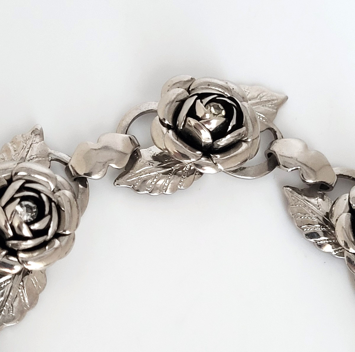 Vintage 3D Rose Linked Chain Bracelet Rhinestone center Stainless Steel 7.25″