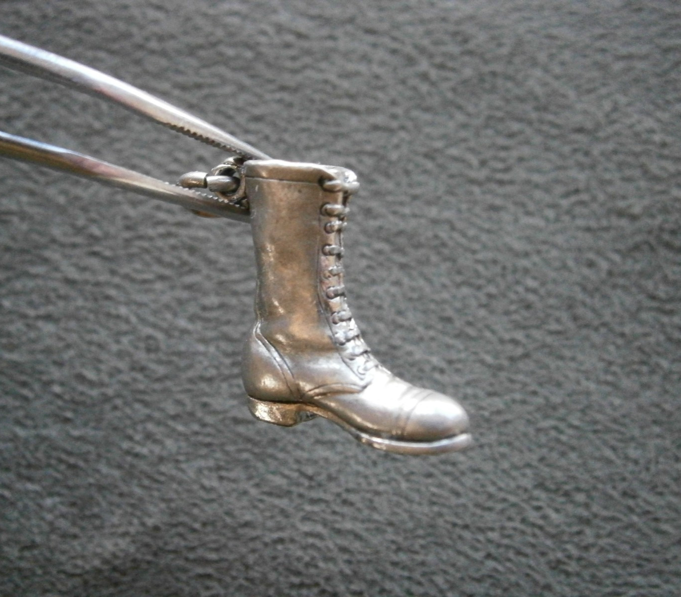 Army Paratrooper Jump Boot Vintage Crest Craft Silvertone Charm Pendant 4.9g