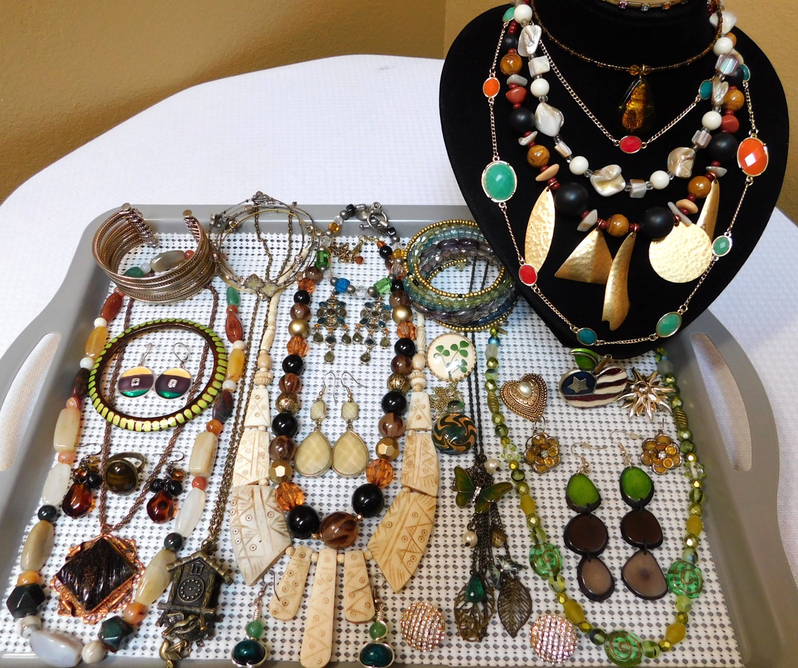 Vintage & Mod Boho Hippy Style Costume Jewelry Lot 35 Piece All Ready to Wear