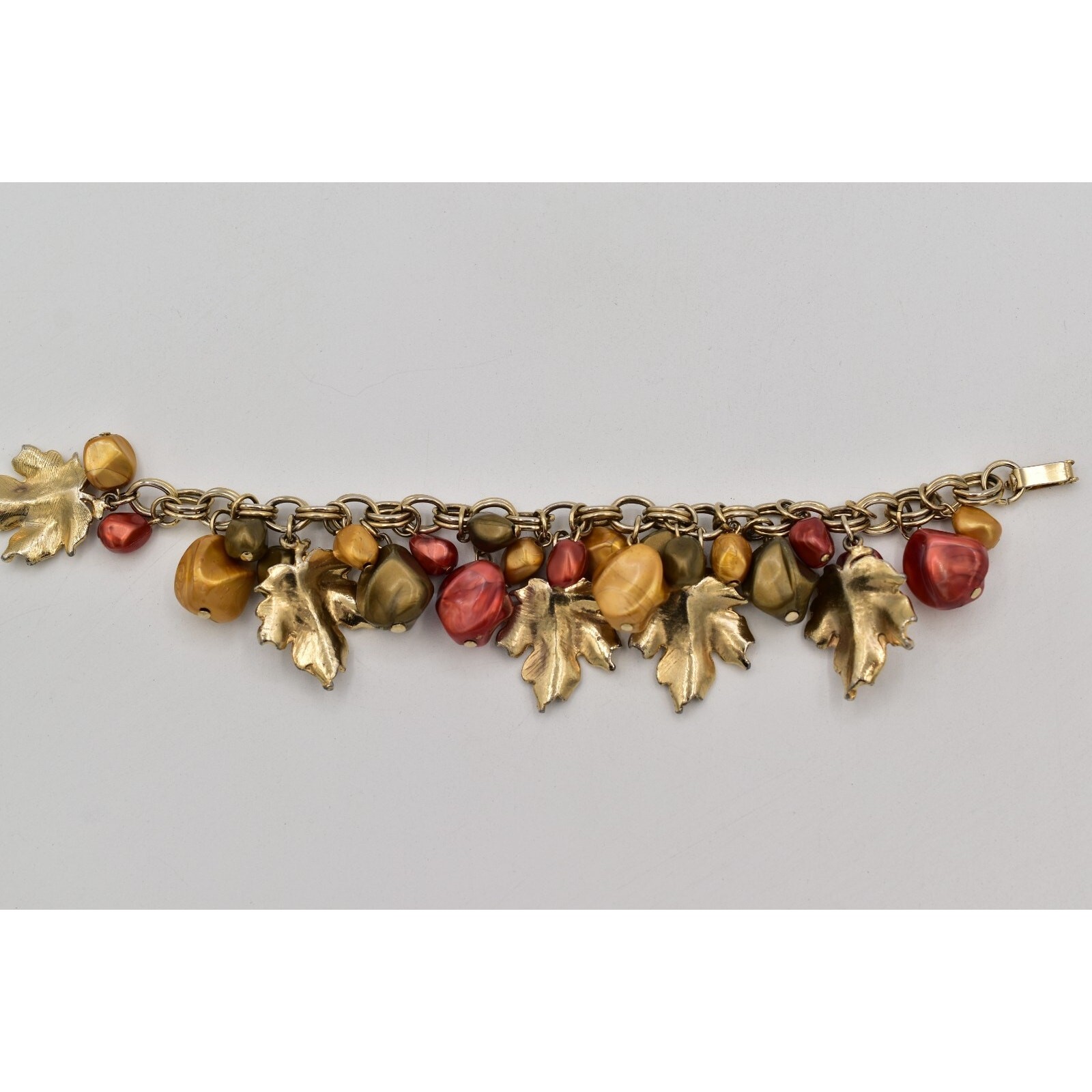 Vintage 7″ Charm Bracelet Leaf Lucite Brushed Gold Fall Autumn Chunky 1960s BinO