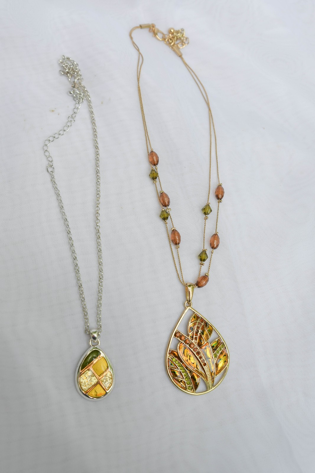 Set of 2 Vintage 90’s earth toned green, brown, gold pendant necklaces